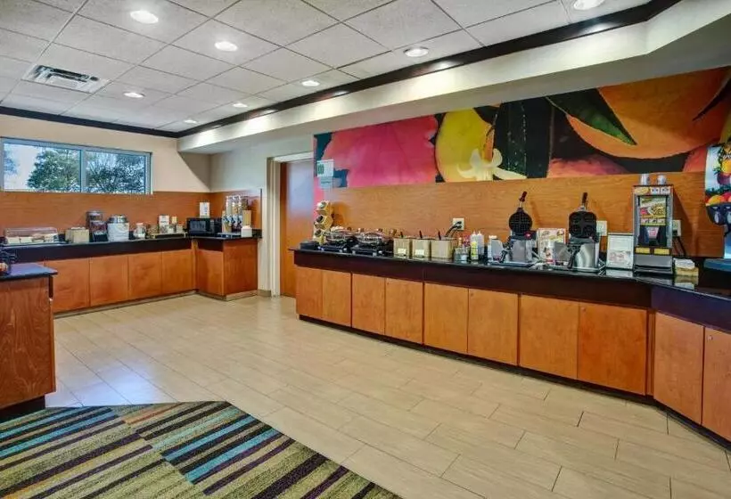 هتل Fairfield Inn & Suites By Marriott Lexington North