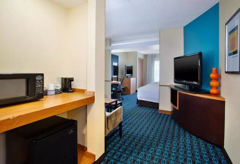 هتل Fairfield Inn & Suites By Marriott Lexington North