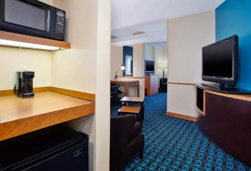 هتل Fairfield Inn & Suites By Marriott Lexington North