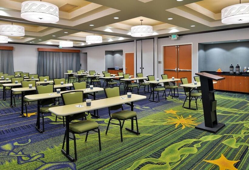 Отель Fairfield Inn & Suites Santa Cruz  Capitola