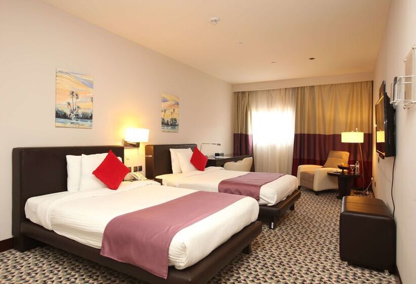 هتل Golden Tulip Hail