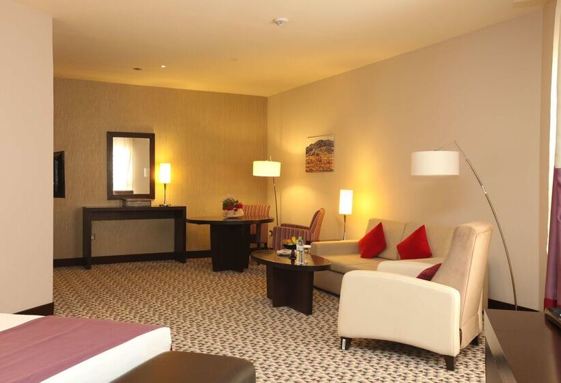 هتل Golden Tulip Hail