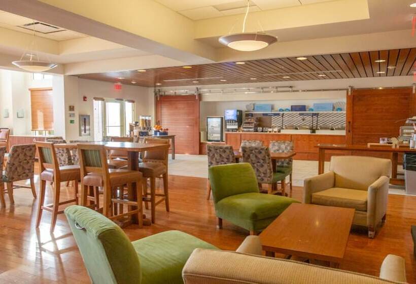 Отель Holiday Inn Express Columbus Airport Easton