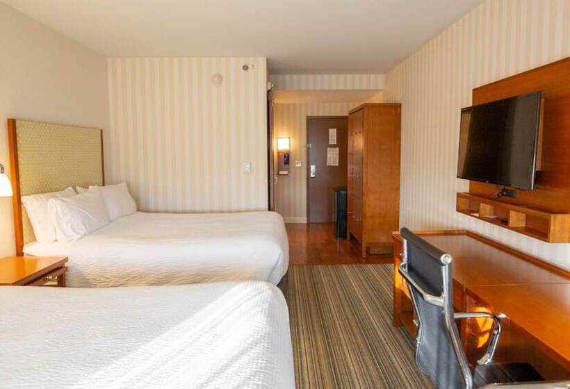 Отель Holiday Inn Express Columbus Airport Easton