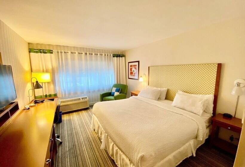 Отель Holiday Inn Express Columbus Airport Easton