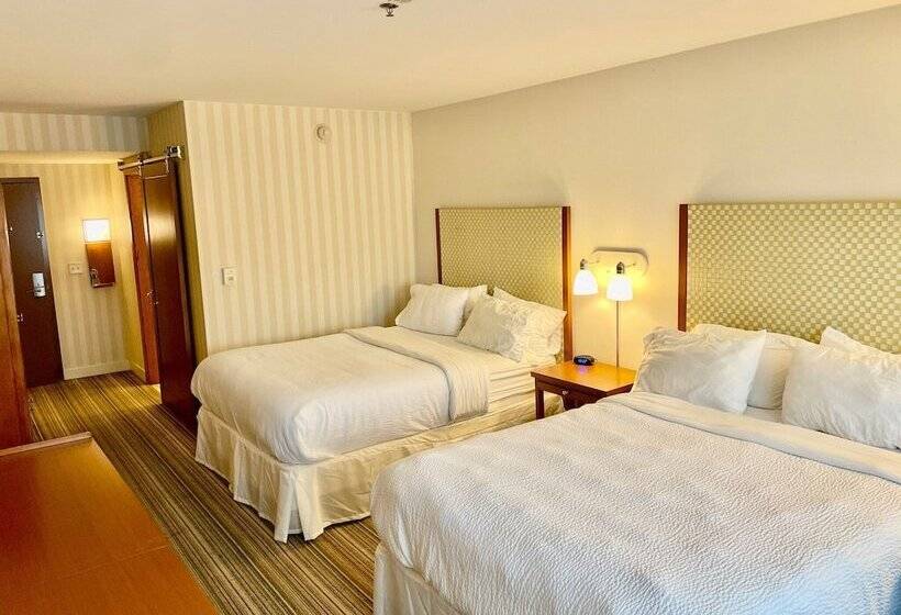 Отель Holiday Inn Express Columbus Airport Easton