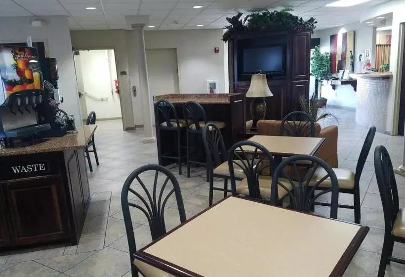 Hometown Hotel Bryant