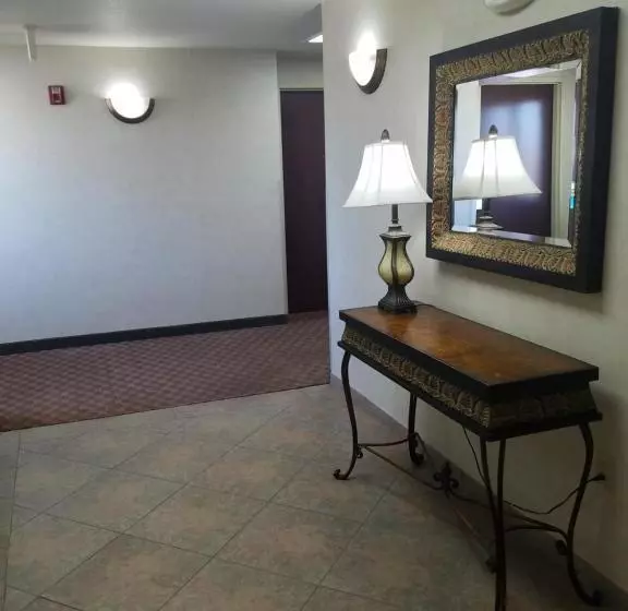 Hometown Hotel Bryant