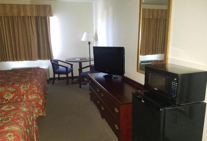 Hometown Hotel Bryant