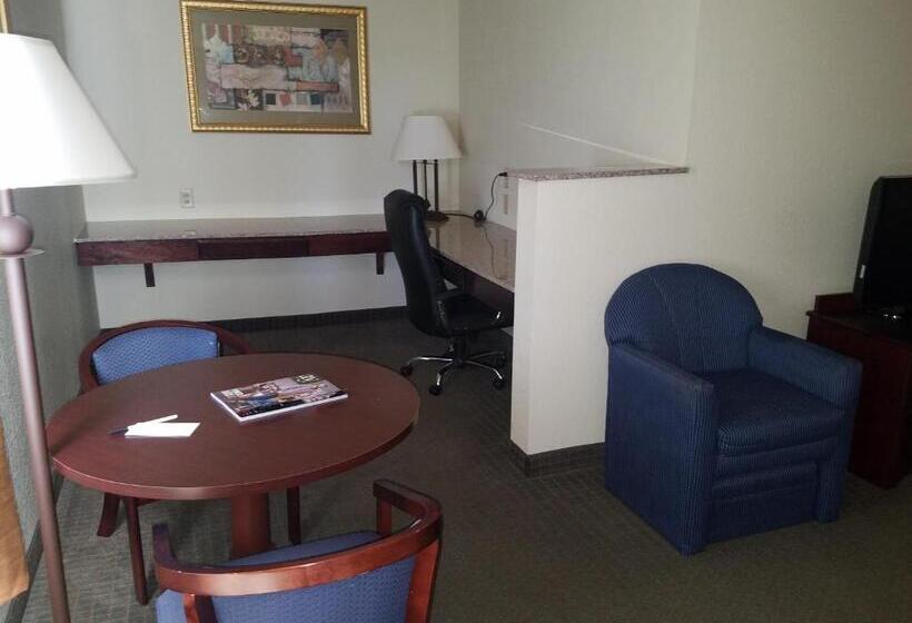 Hometown Hotel Bryant