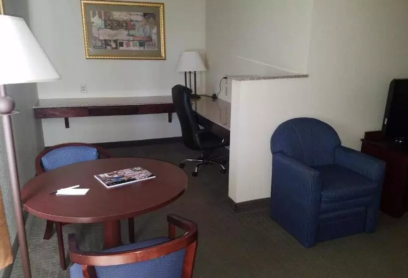 Hometown Hotel Bryant