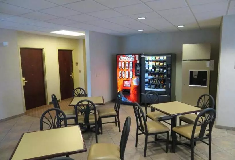 Hometown Hotel Bryant