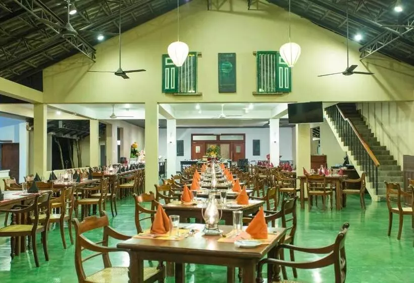 호텔 Kassapa Lions Rock