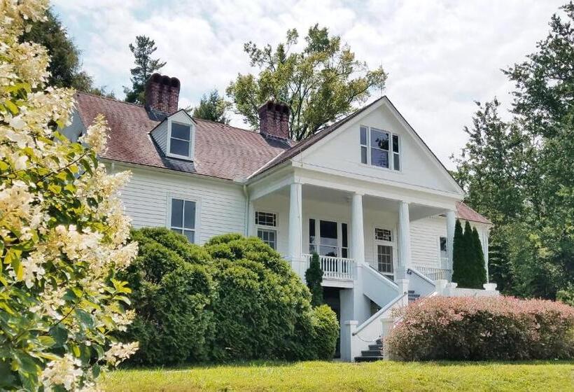 فندق Mountain Inn & Suites Flat Rock