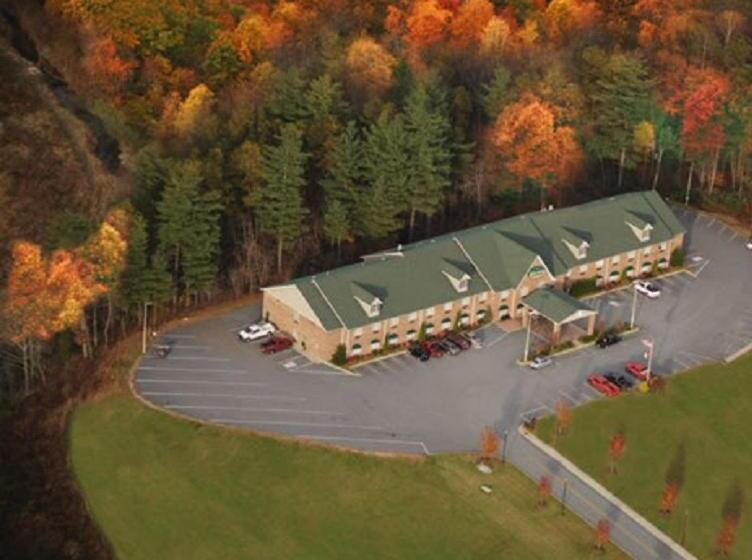 فندق Mountain Inn & Suites Flat Rock