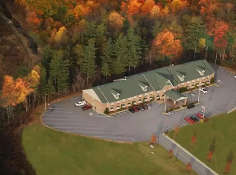 ホテル Mountain Inn & Suites Flat Rock