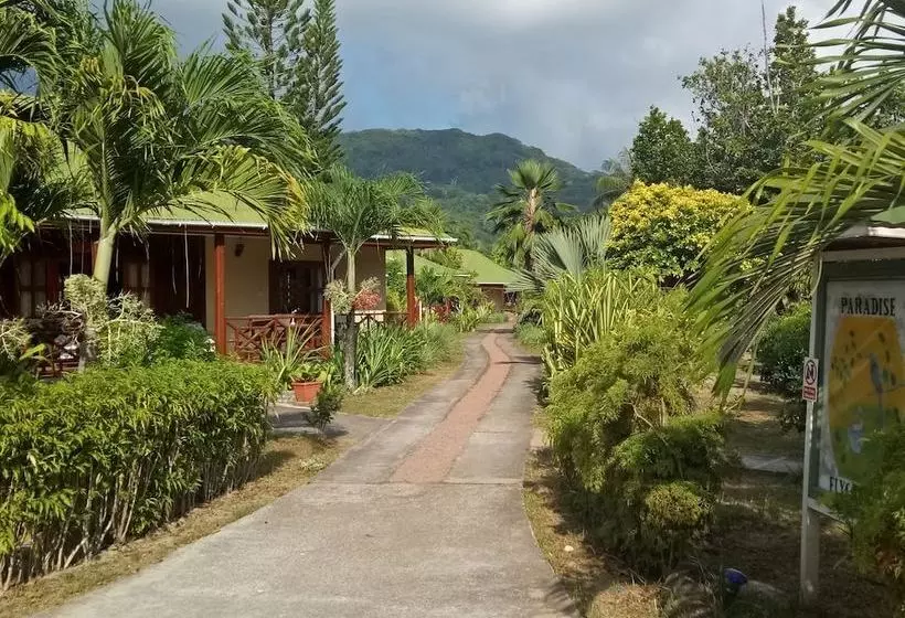 هتل Paradise Flycatchers Lodge
