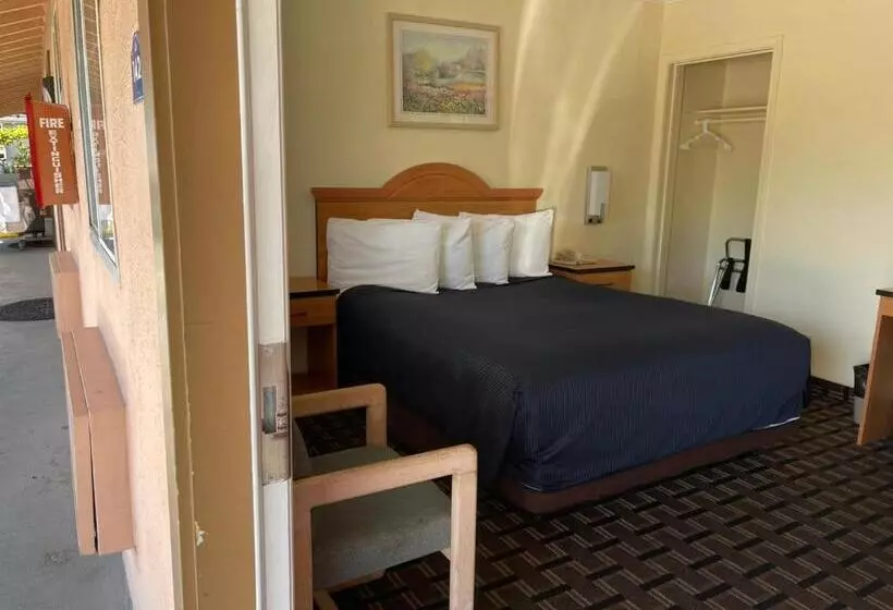 בית מלון כפרי Riverside Inn & Suites Santa Cruz