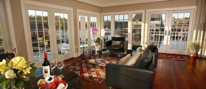 酒店 The Breakwater Inn & Spa