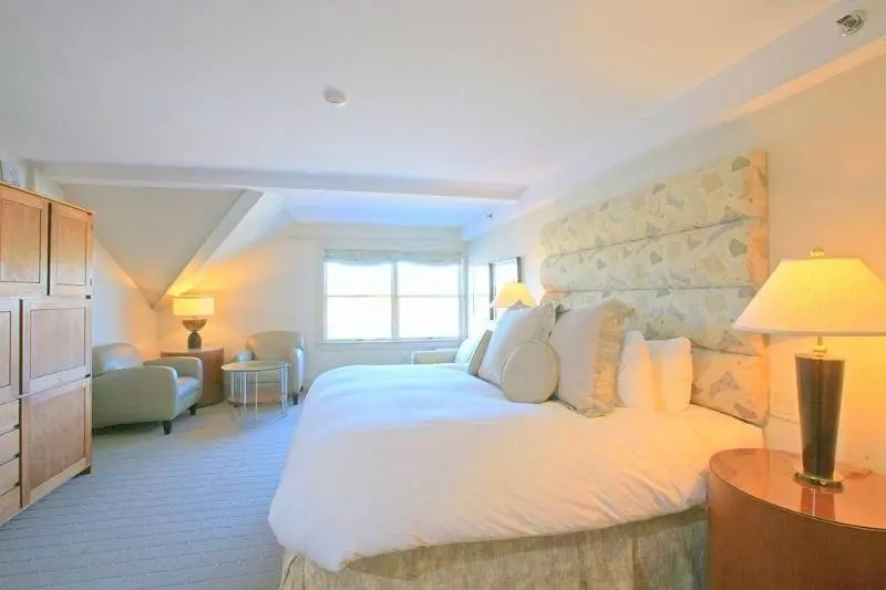 فندق The Breakwater Inn & Spa