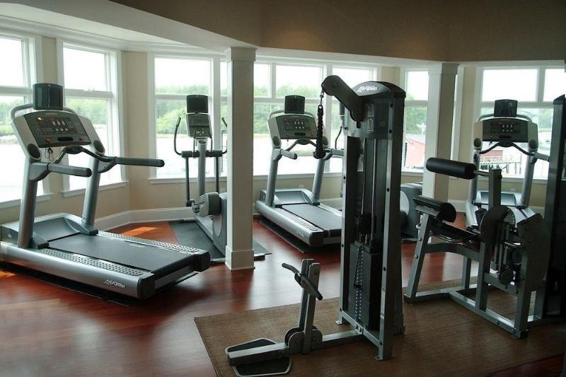 酒店 The Breakwater Inn & Spa