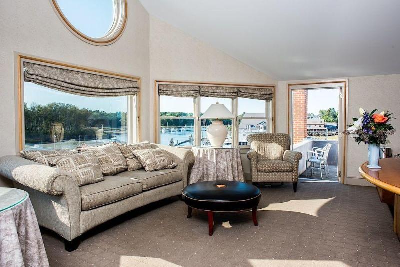 酒店 The Breakwater Inn & Spa