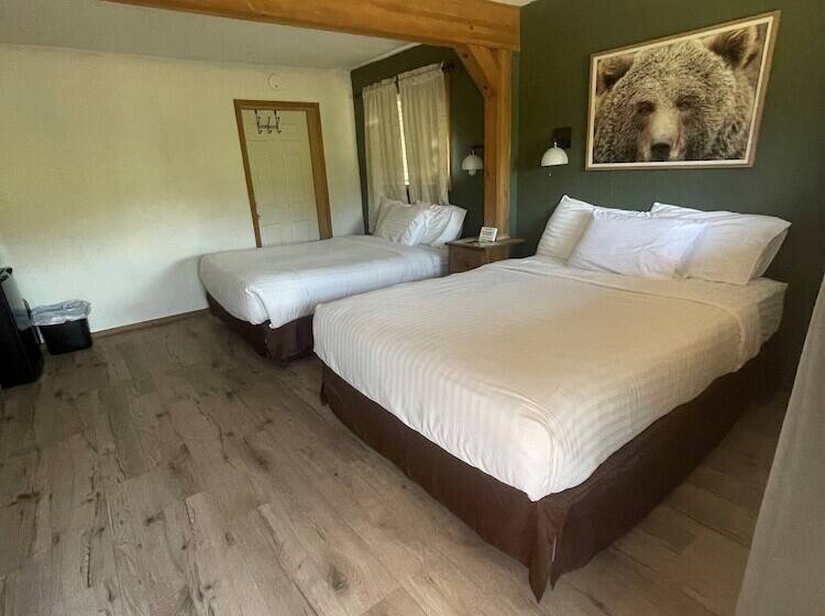 فندق The Spruce Lodge