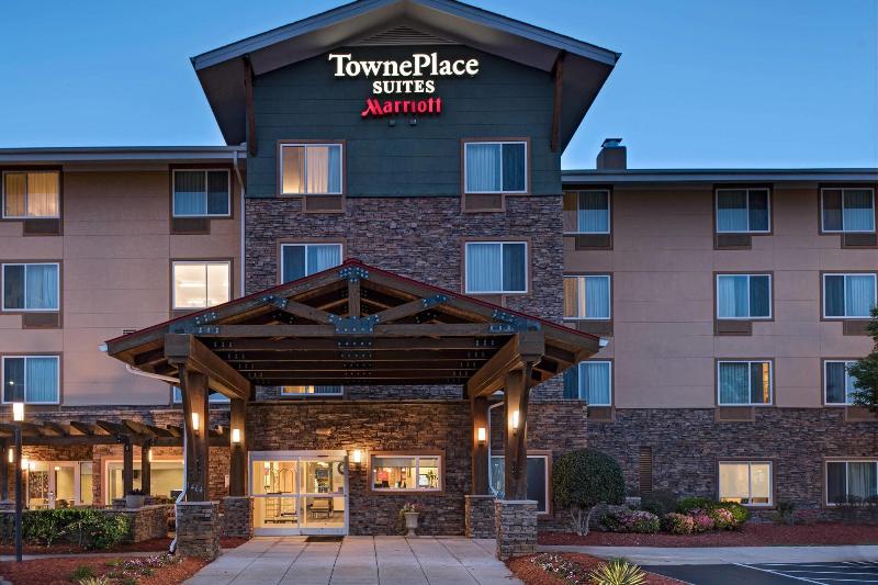 هتل Towneplace Suites Fayetteville Cross Creek