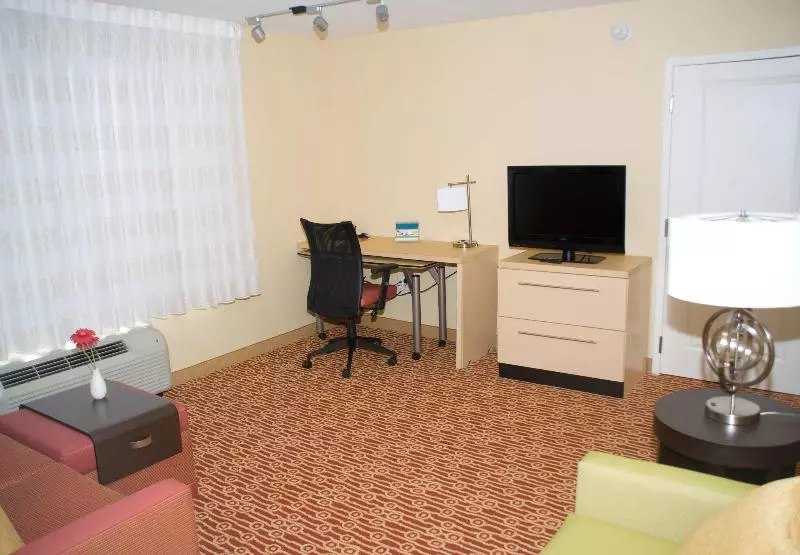 Отель Towneplace Suites Fayetteville Cross Creek