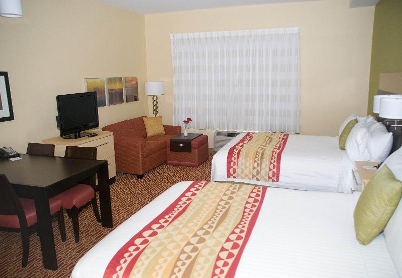 هتل Towneplace Suites Fayetteville Cross Creek