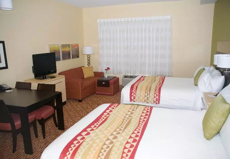 Отель Towneplace Suites Fayetteville Cross Creek