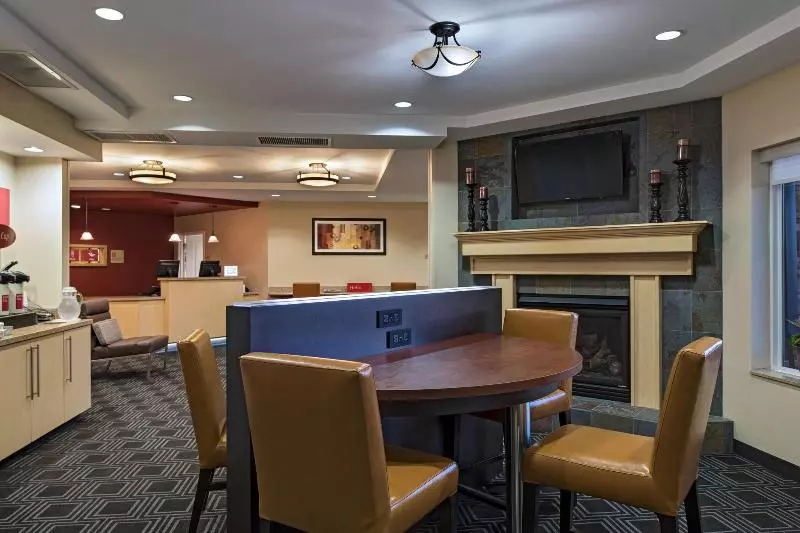Отель Towneplace Suites Fayetteville Cross Creek