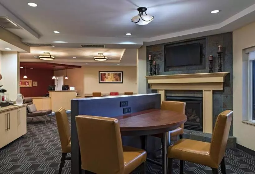Отель Towneplace Suites Fayetteville Cross Creek