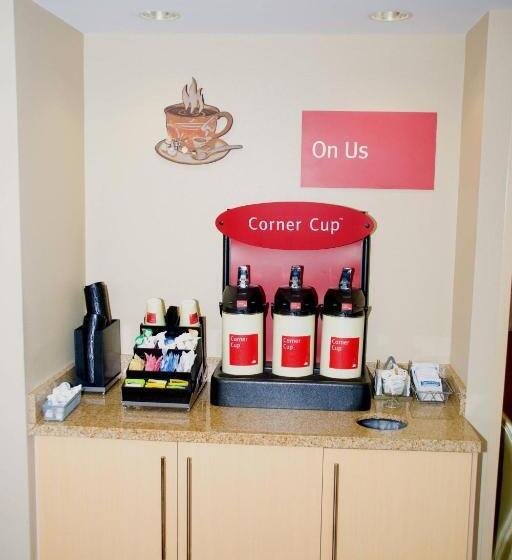 هتل Towneplace Suites Fayetteville Cross Creek