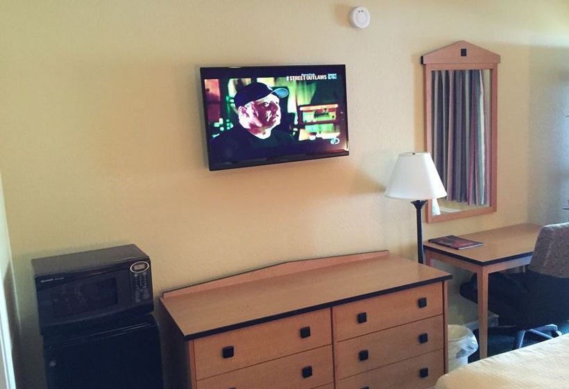 فندق Vista Inn & Suites Memphis