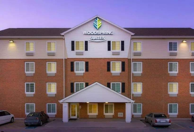 فندق Woodspring Suites Omaha Bellevue, An Extended Stay