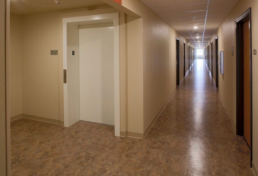 فندق Woodspring Suites Omaha Bellevue, An Extended Stay