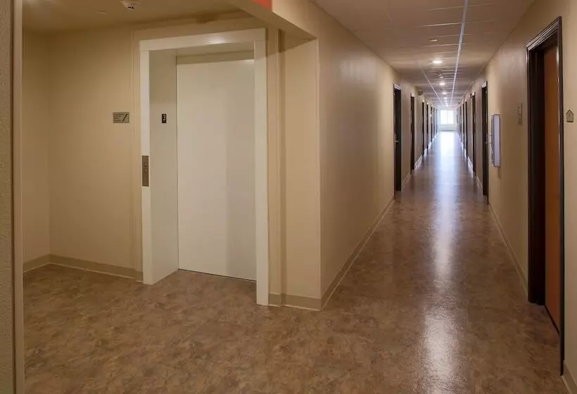 فندق Woodspring Suites Omaha Bellevue, An Extended Stay