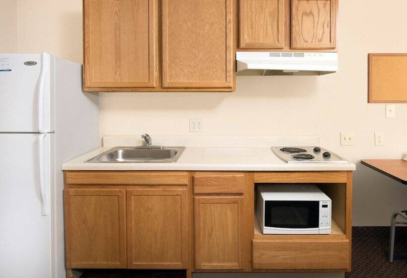 فندق Woodspring Suites Omaha Bellevue, An Extended Stay