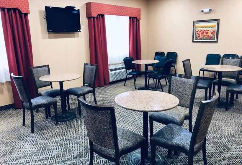 Szálloda Hiway Inn Express & Suites