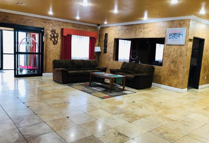 Szálloda Hiway Inn Express & Suites