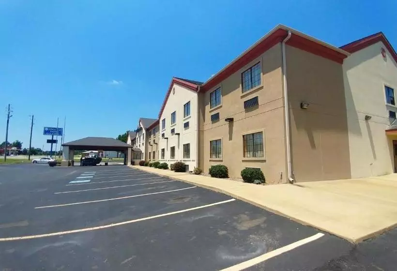 ホテル Hiway Inn Express & Suites