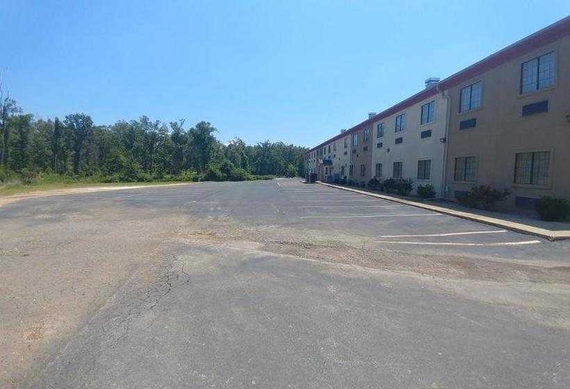 Szálloda Hiway Inn Express & Suites