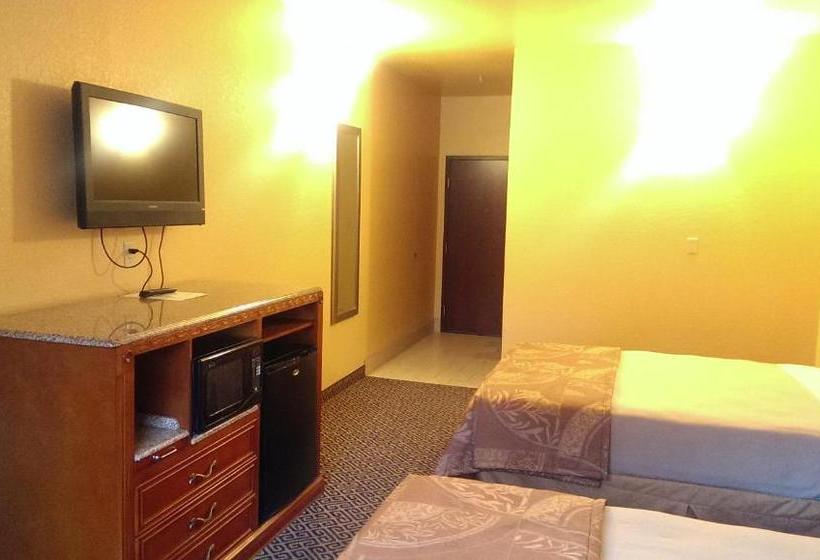 Szálloda Hiway Inn Express & Suites