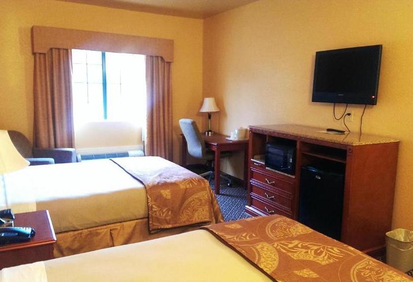 Szálloda Hiway Inn Express & Suites