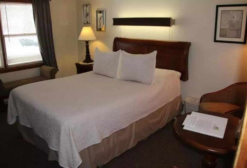 בית מלון כפרי All Seasons Inn