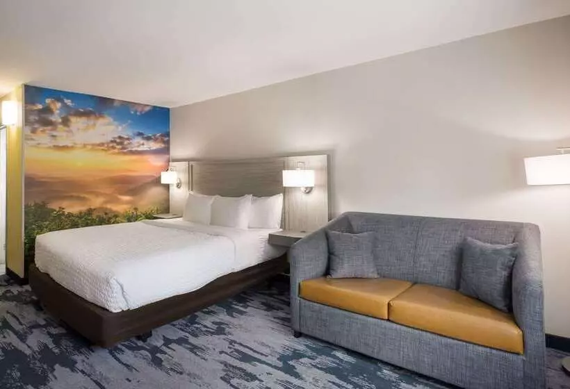 Отель Clarion Pointe Sylva Near Cherokee Area