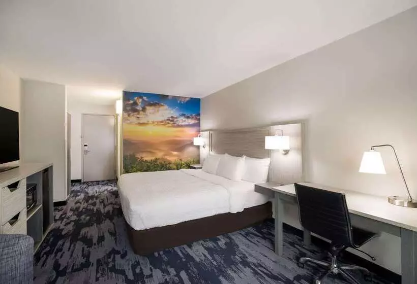 Отель Clarion Pointe Sylva Near Cherokee Area