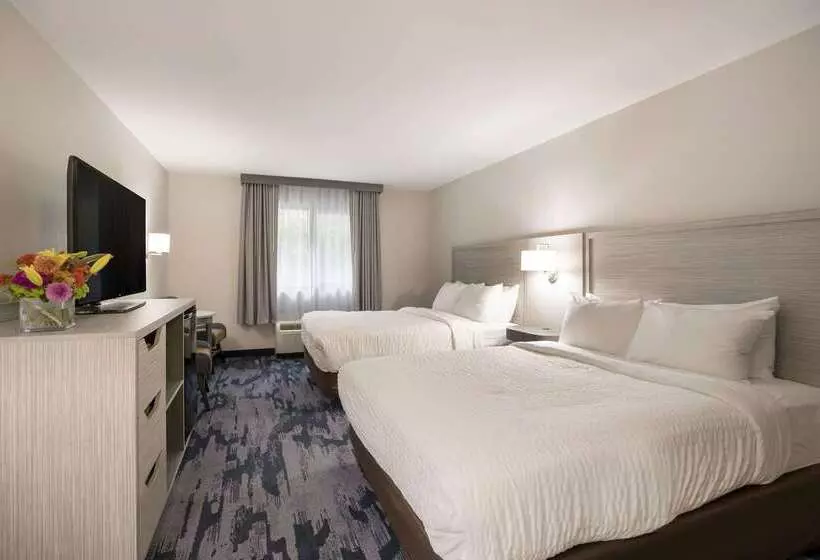 Отель Clarion Pointe Sylva Near Cherokee Area