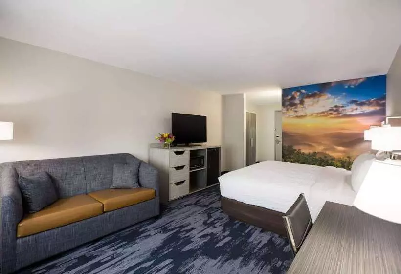 Отель Clarion Pointe Sylva Near Cherokee Area